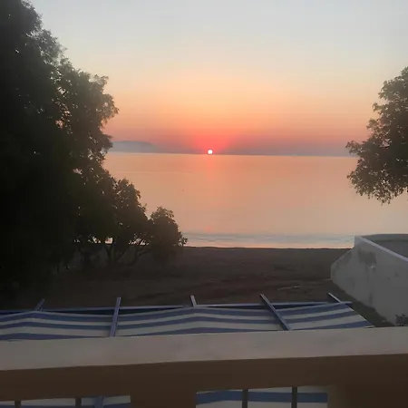 Villa Romantic House On The